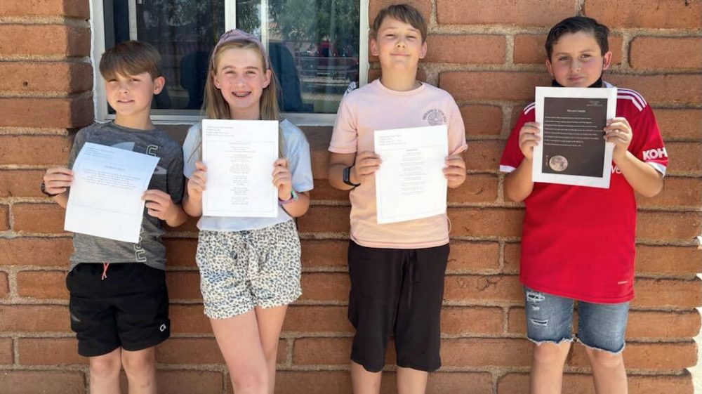 Montessori de Santa Cruz students win poetry prizes The Montessori Post