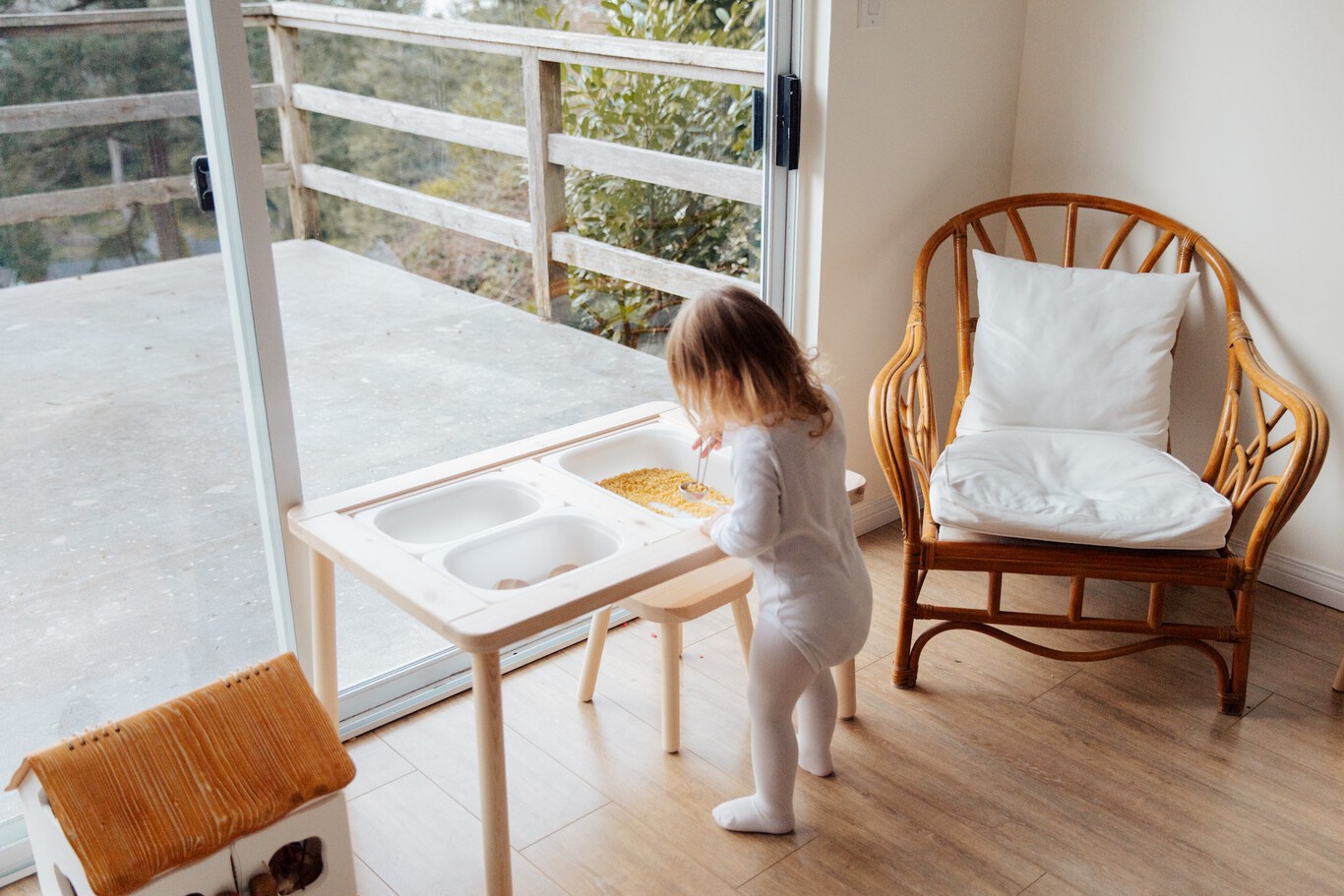 Mesa sensorial Montessori